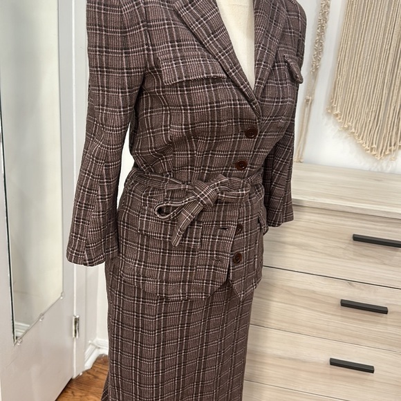Vintage Diane Von Furstenburg Two Piece Plaid Style Skirt Suit Set size 6 - Picture 3 of 12